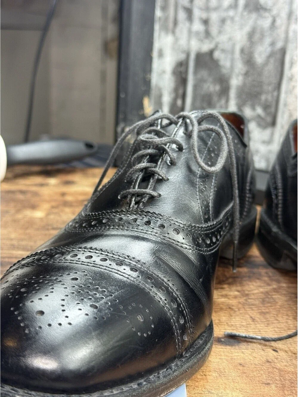 Vintage Allen Edmonds Bench Welt Black Cap Toe Medallion Oxford Dress Shoes Men